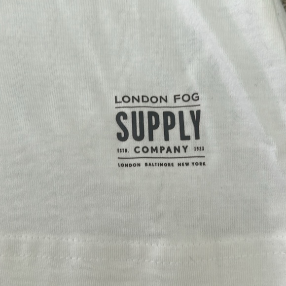 London Fog Supply Co White short sleeve T-Shirt says “Explore”. Size XXL. NWT. - Picture 4 of 9